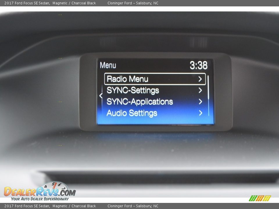 2017 Ford Focus SE Sedan Magnetic / Charcoal Black Photo #11