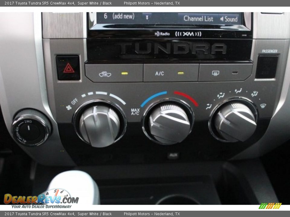 2017 Toyota Tundra SR5 CrewMax 4x4 Super White / Black Photo #14