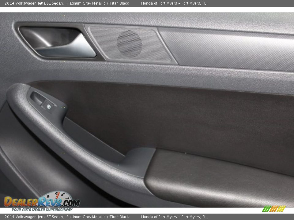 2014 Volkswagen Jetta SE Sedan Platinum Gray Metallic / Titan Black Photo #23