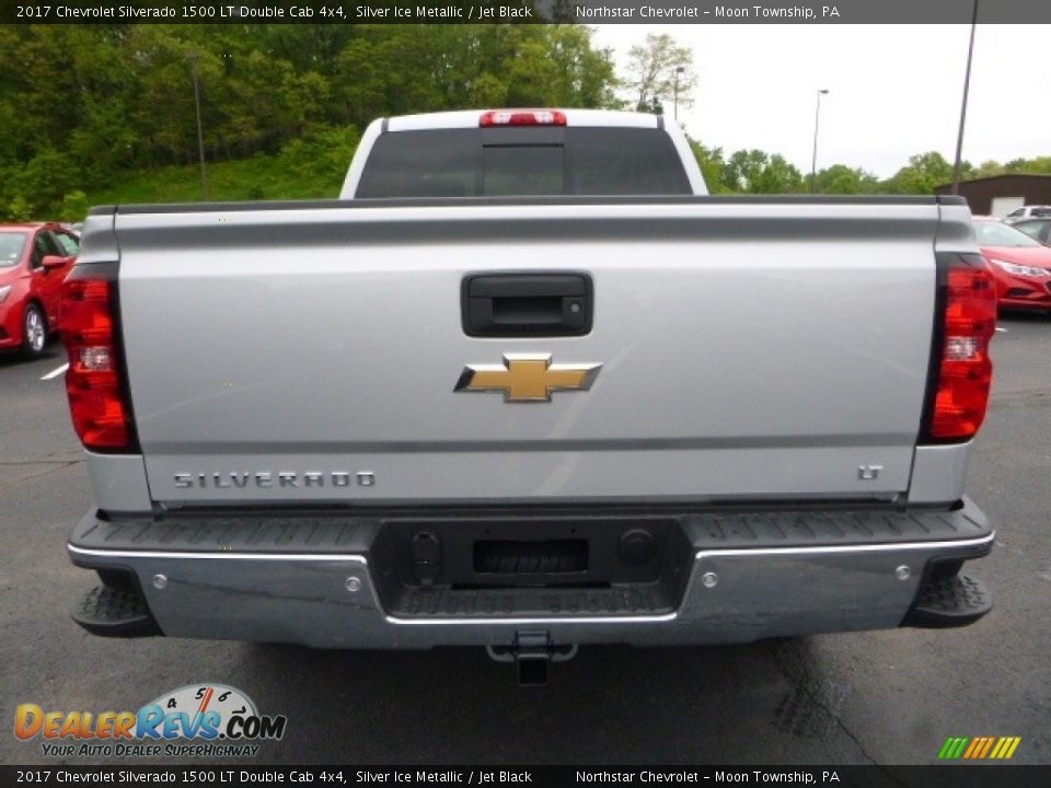 2017 Chevrolet Silverado 1500 LT Double Cab 4x4 Silver Ice Metallic / Jet Black Photo #4