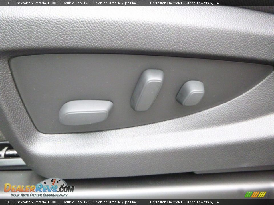 2017 Chevrolet Silverado 1500 LT Double Cab 4x4 Silver Ice Metallic / Jet Black Photo #18