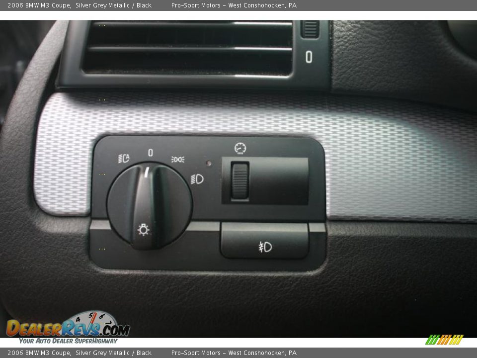 Controls of 2006 BMW M3 Coupe Photo #24