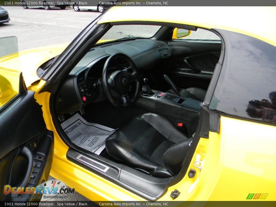 Front Seat of 2001 Honda S2000 Roadster Photo #12