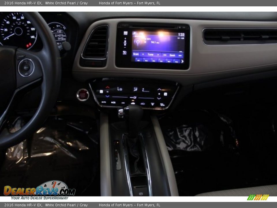 2016 Honda HR-V EX White Orchid Pearl / Gray Photo #17