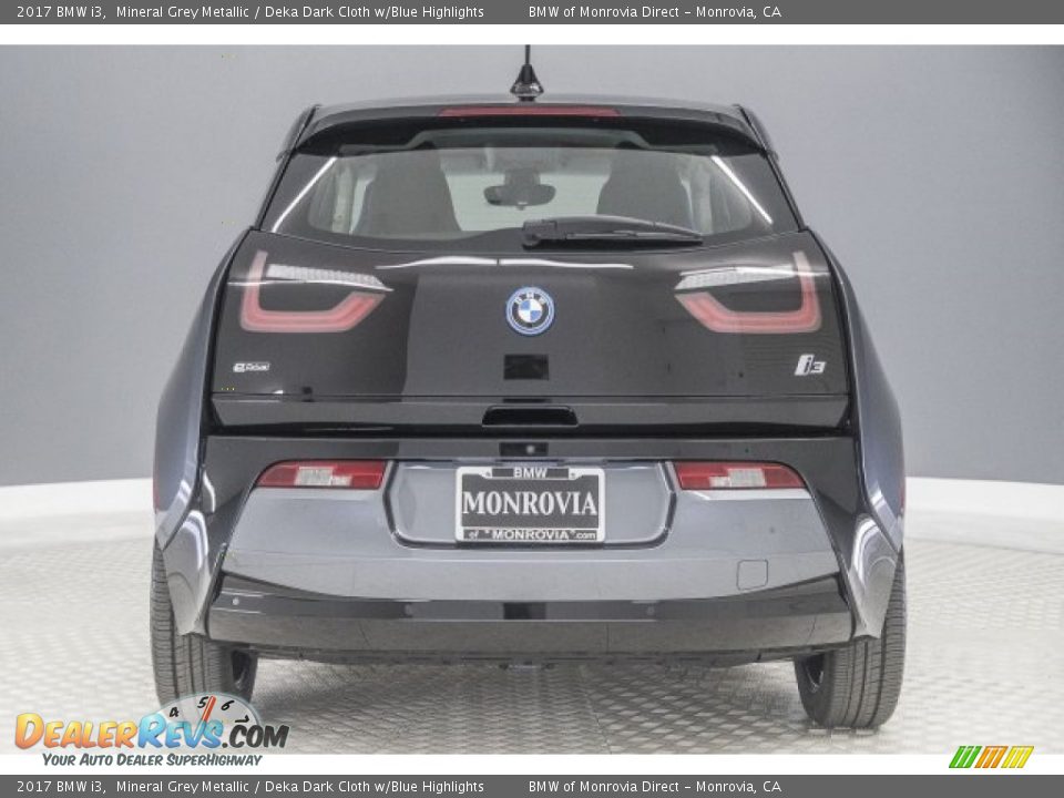 2017 BMW i3 Mineral Grey Metallic / Deka Dark Cloth w/Blue Highlights Photo #4
