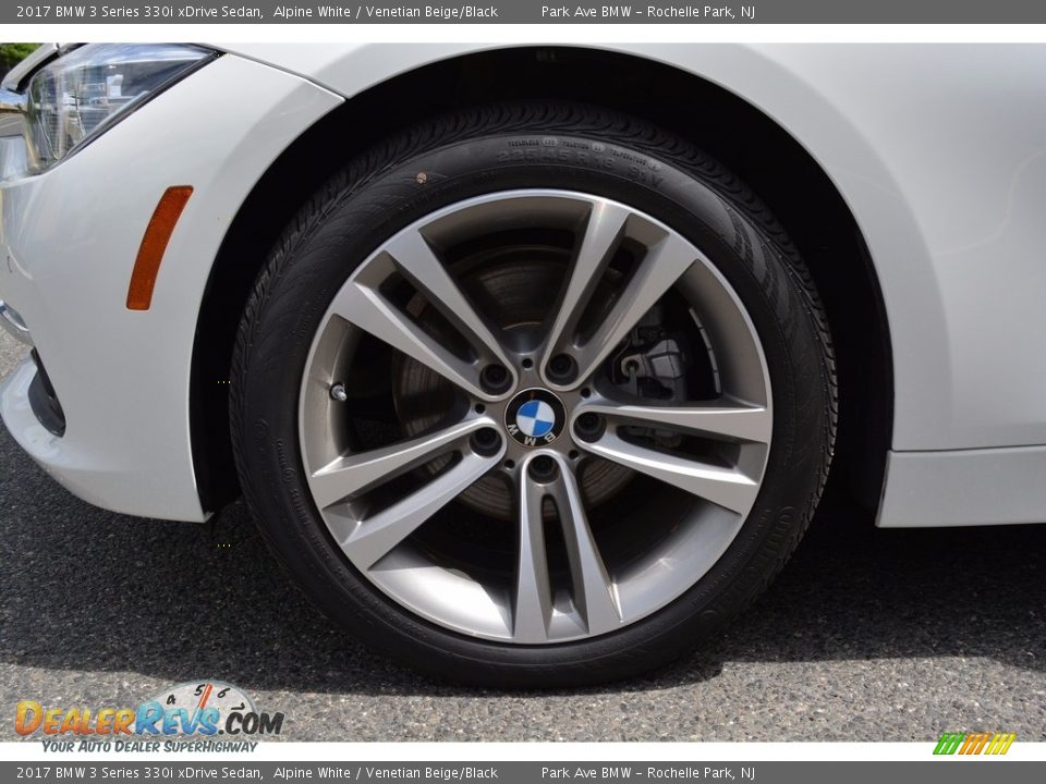 2017 BMW 3 Series 330i xDrive Sedan Alpine White / Venetian Beige/Black Photo #32