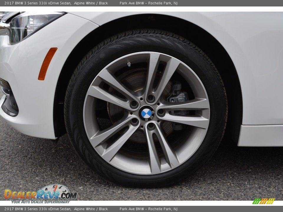 2017 BMW 3 Series 330i xDrive Sedan Alpine White / Black Photo #32