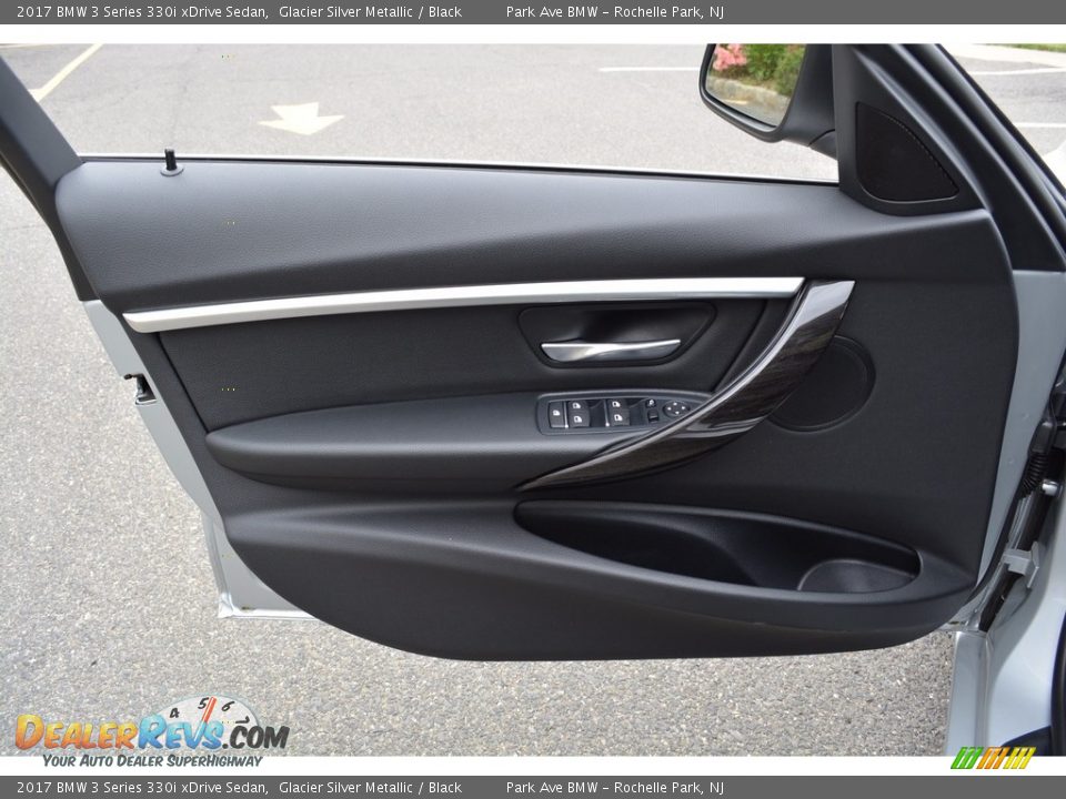 2017 BMW 3 Series 330i xDrive Sedan Glacier Silver Metallic / Black Photo #8