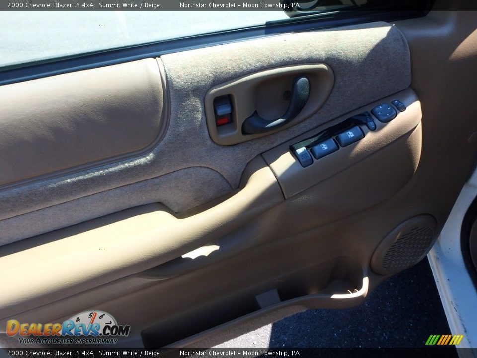 2000 Chevrolet Blazer LS 4x4 Summit White / Beige Photo #11