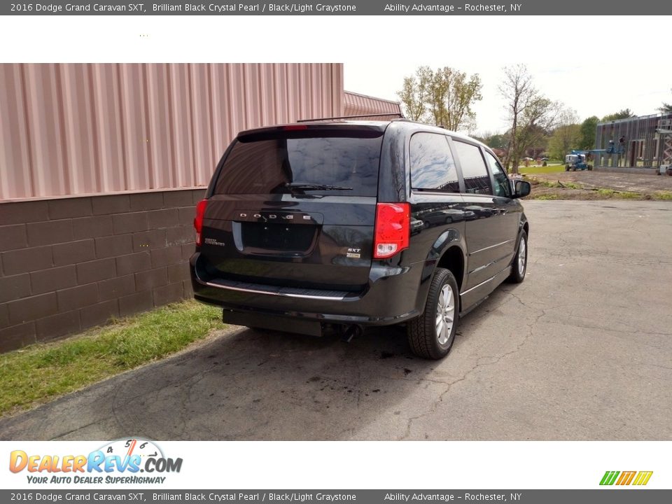 2016 Dodge Grand Caravan SXT Brilliant Black Crystal Pearl / Black/Light Graystone Photo #7