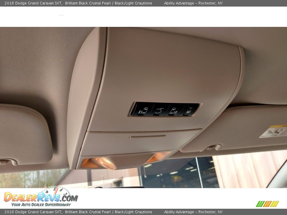 2016 Dodge Grand Caravan SXT Brilliant Black Crystal Pearl / Black/Light Graystone Photo #32