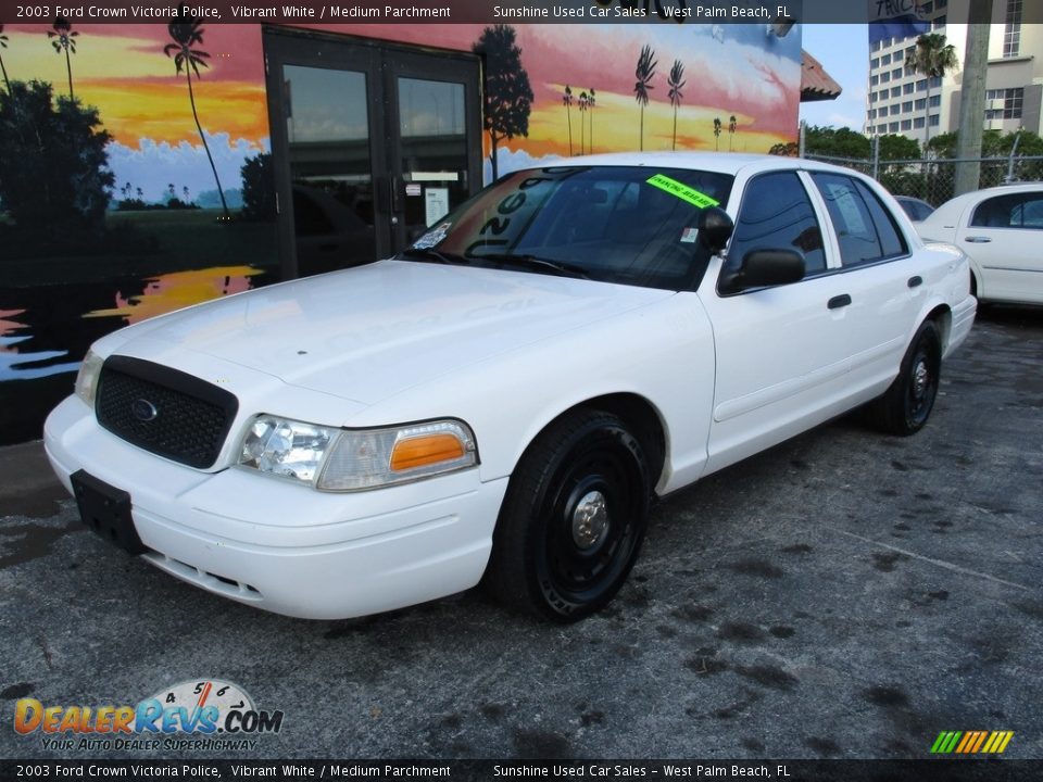 2003 Ford Crown Victoria Police Vibrant White / Medium Parchment Photo #3