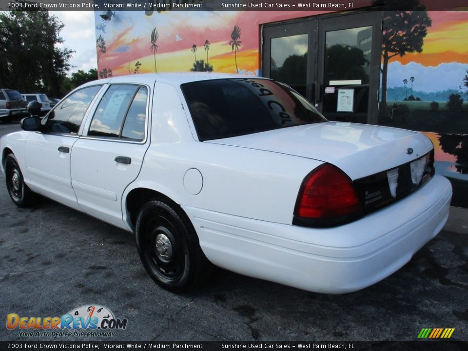 2003 Ford Crown Victoria Police Vibrant White / Medium Parchment Photo #4