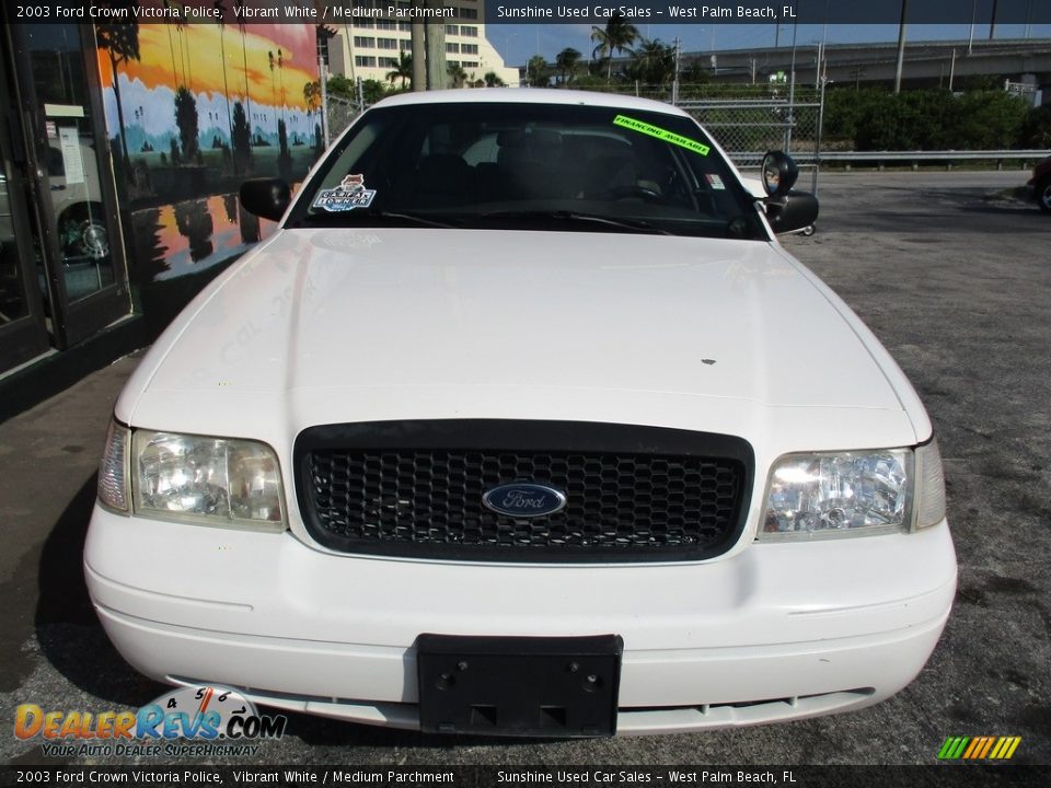 2003 Ford Crown Victoria Police Vibrant White / Medium Parchment Photo #5