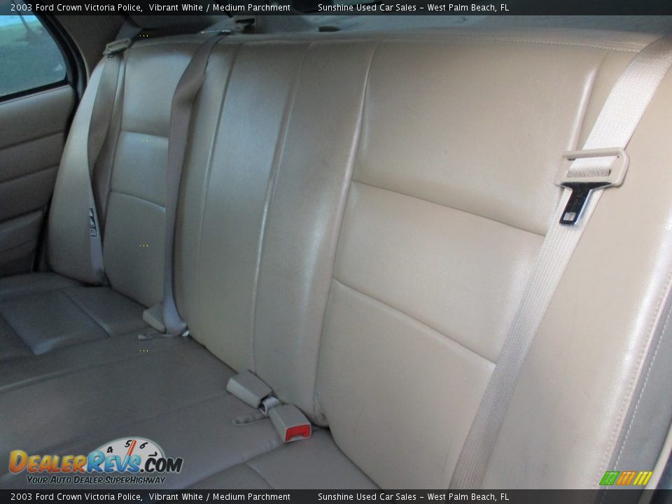 2003 Ford Crown Victoria Police Vibrant White / Medium Parchment Photo #10