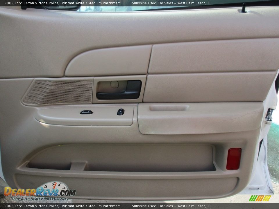 2003 Ford Crown Victoria Police Vibrant White / Medium Parchment Photo #12