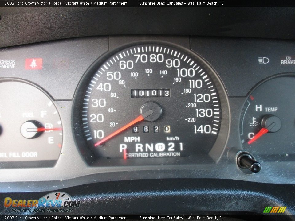2003 Ford Crown Victoria Police Vibrant White / Medium Parchment Photo #13