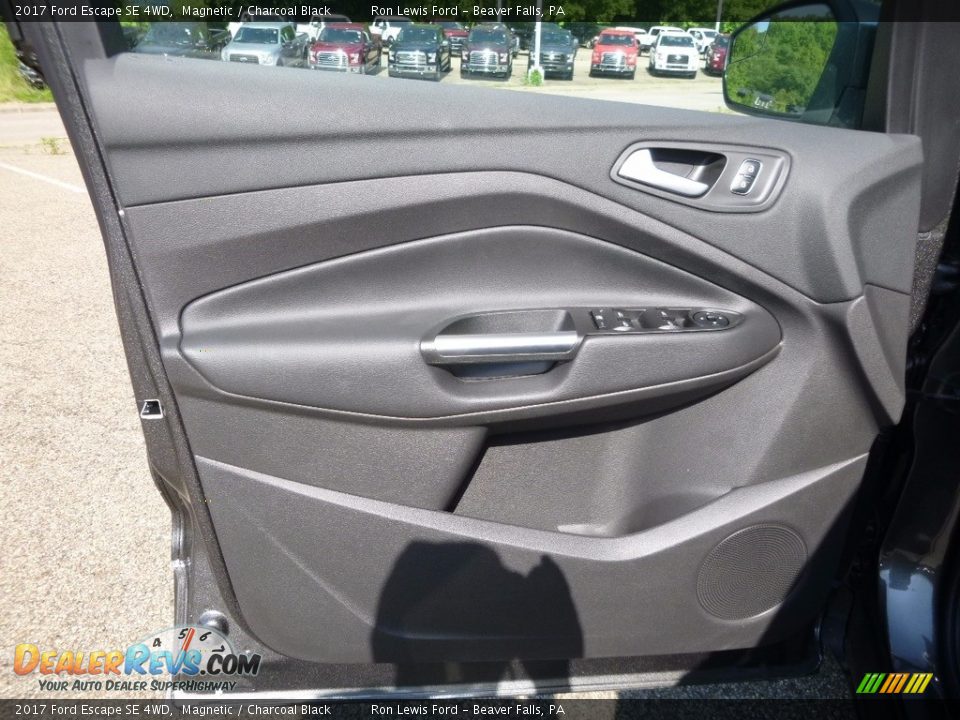 2017 Ford Escape SE 4WD Magnetic / Charcoal Black Photo #14