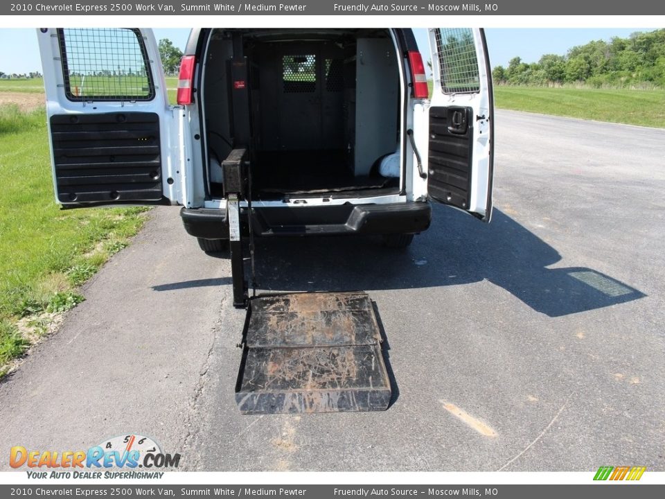 2010 Chevrolet Express 2500 Work Van Summit White / Medium Pewter Photo #11