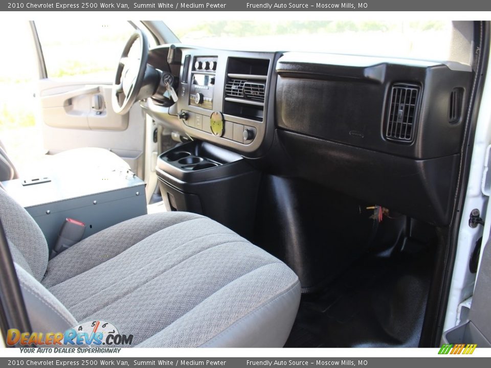 2010 Chevrolet Express 2500 Work Van Summit White / Medium Pewter Photo #21