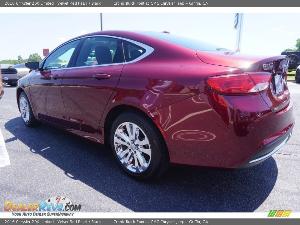 2016 Chrysler 200 Limited Velvet Red Pearl / Black Photo #5