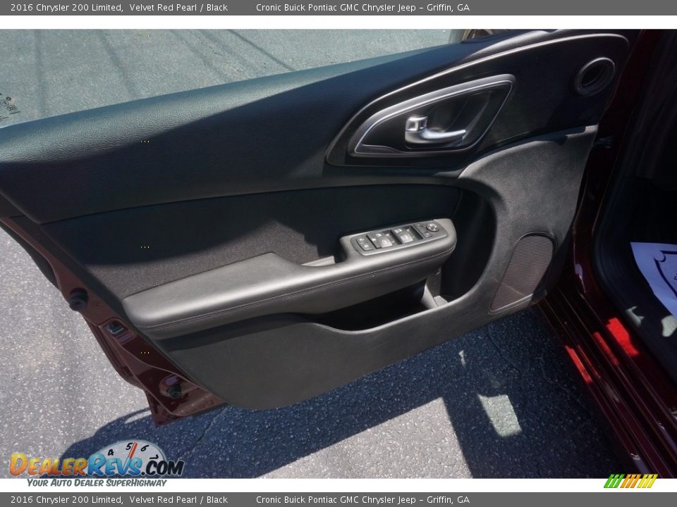 2016 Chrysler 200 Limited Velvet Red Pearl / Black Photo #11