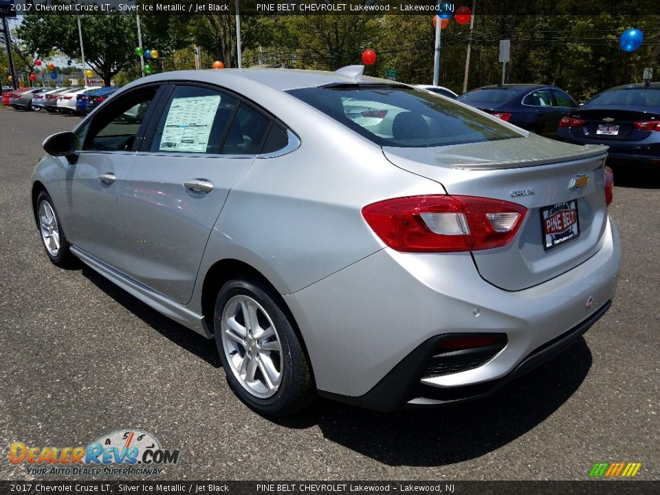 2017 Chevrolet Cruze LT Silver Ice Metallic / Jet Black Photo #4