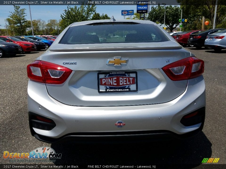 2017 Chevrolet Cruze LT Silver Ice Metallic / Jet Black Photo #5