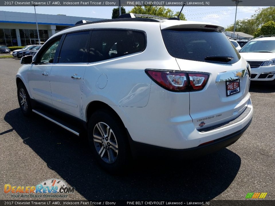 2017 Chevrolet Traverse LT AWD Iridescent Pearl Tricoat / Ebony Photo #4