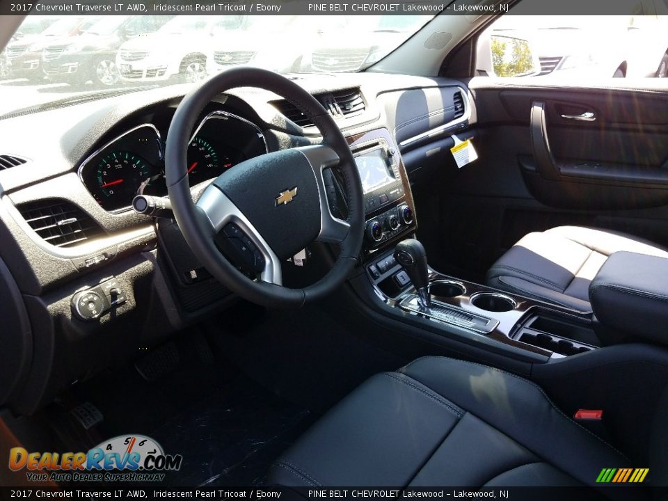 2017 Chevrolet Traverse LT AWD Iridescent Pearl Tricoat / Ebony Photo #7