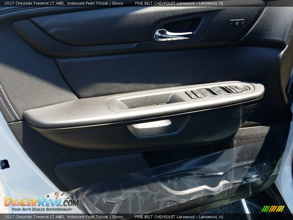 2017 Chevrolet Traverse LT AWD Iridescent Pearl Tricoat / Ebony Photo #8