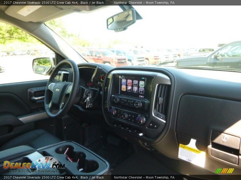 2017 Chevrolet Silverado 1500 LTZ Crew Cab 4x4 Black / Jet Black Photo #10