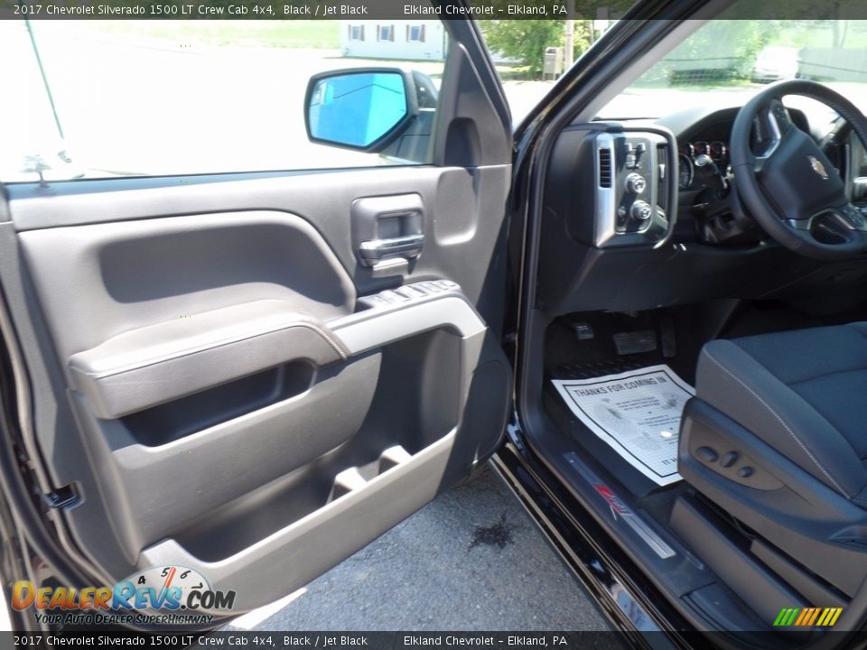 2017 Chevrolet Silverado 1500 LT Crew Cab 4x4 Black / Jet Black Photo #12