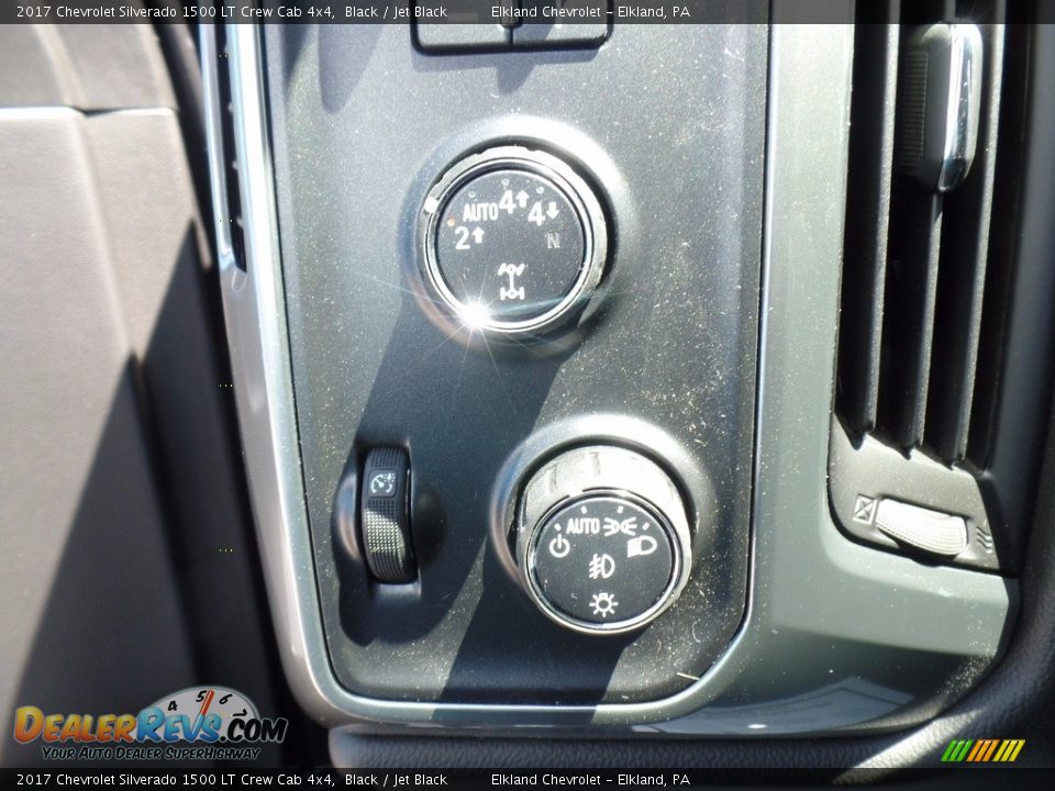 2017 Chevrolet Silverado 1500 LT Crew Cab 4x4 Black / Jet Black Photo #24