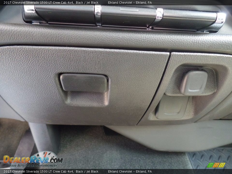 2017 Chevrolet Silverado 1500 LT Crew Cab 4x4 Black / Jet Black Photo #35
