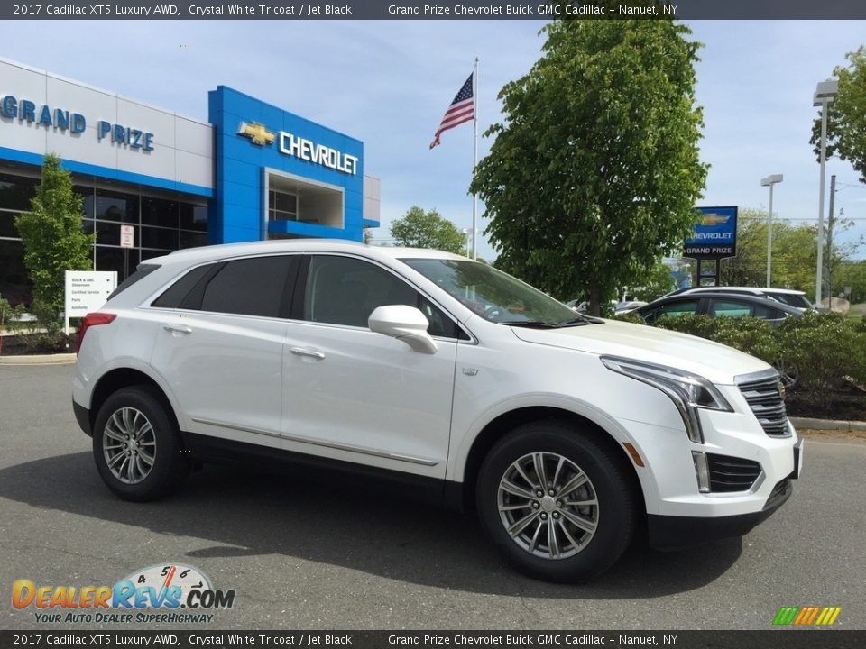 2017 Cadillac XT5 Luxury AWD Crystal White Tricoat / Jet Black Photo #3