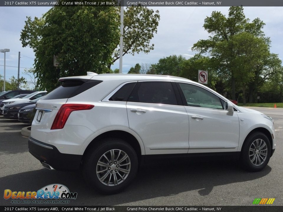 2017 Cadillac XT5 Luxury AWD Crystal White Tricoat / Jet Black Photo #4