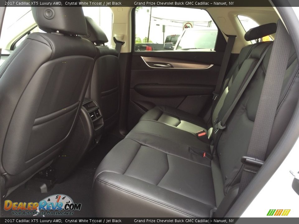 2017 Cadillac XT5 Luxury AWD Crystal White Tricoat / Jet Black Photo #7