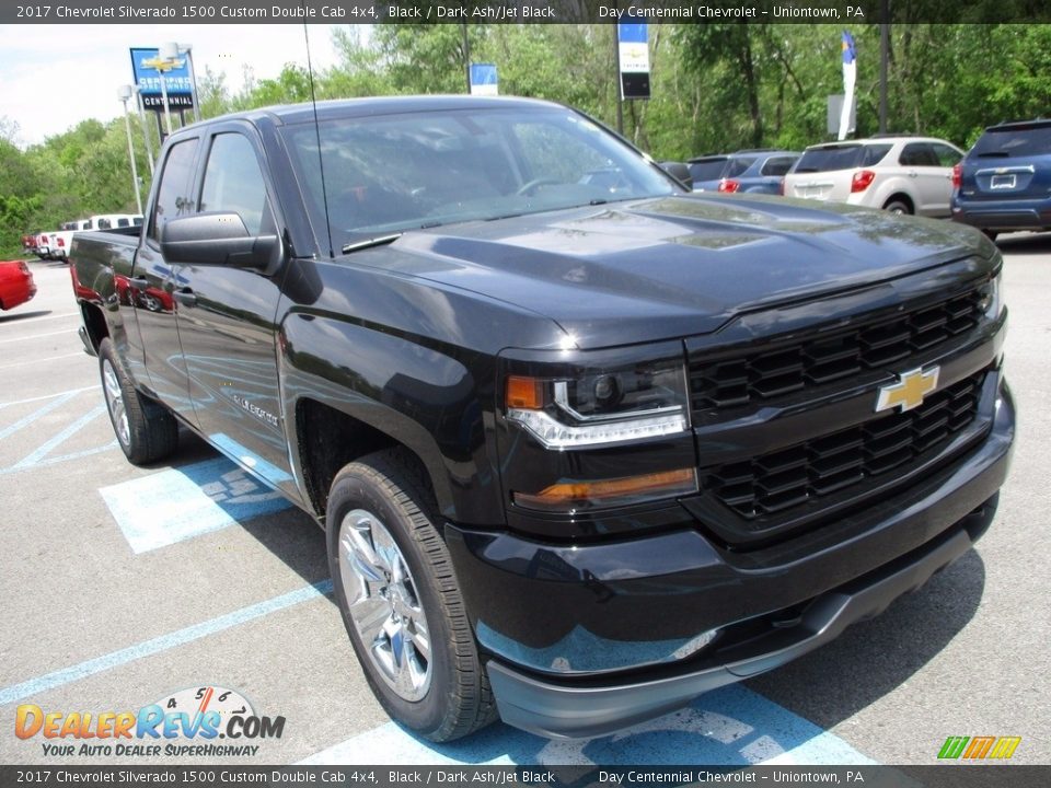 2017 Chevrolet Silverado 1500 Custom Double Cab 4x4 Black / Dark Ash/Jet Black Photo #8