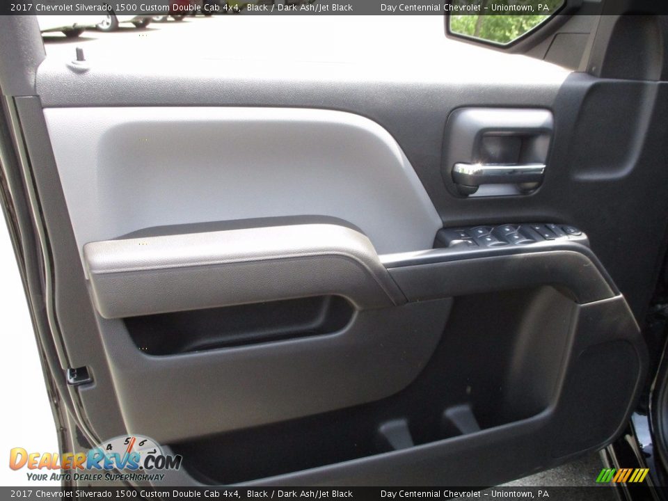 2017 Chevrolet Silverado 1500 Custom Double Cab 4x4 Black / Dark Ash/Jet Black Photo #11