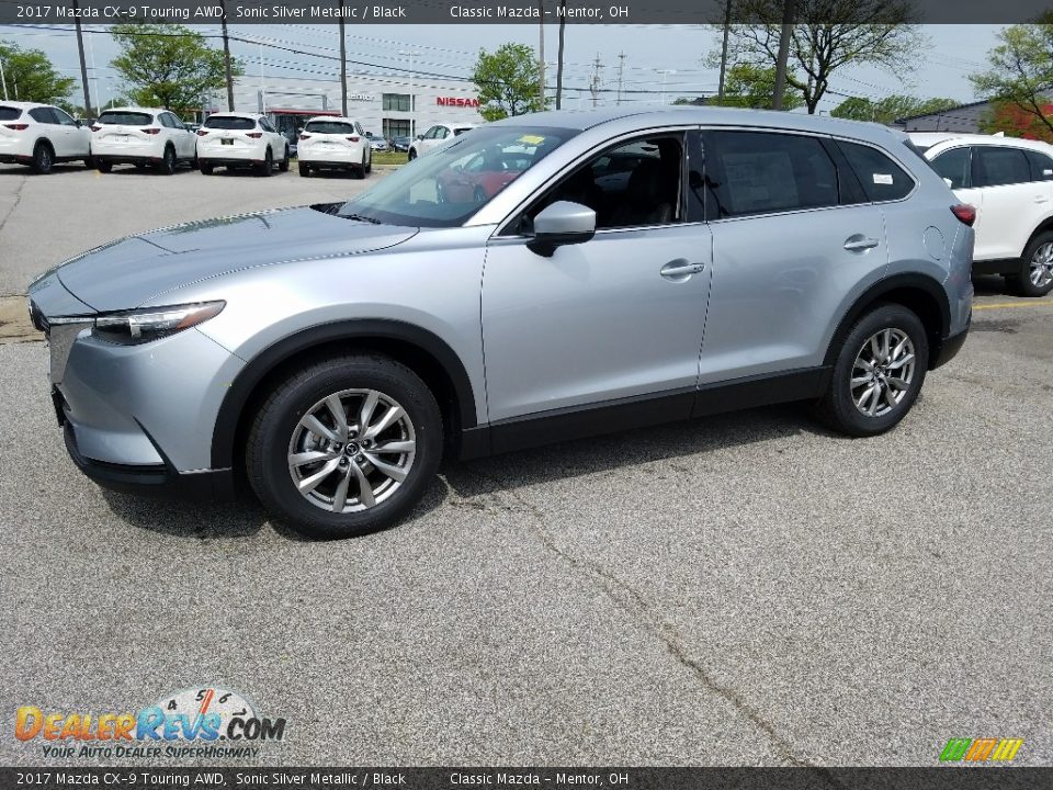Front 3/4 View of 2017 Mazda CX-9 Touring AWD Photo #1