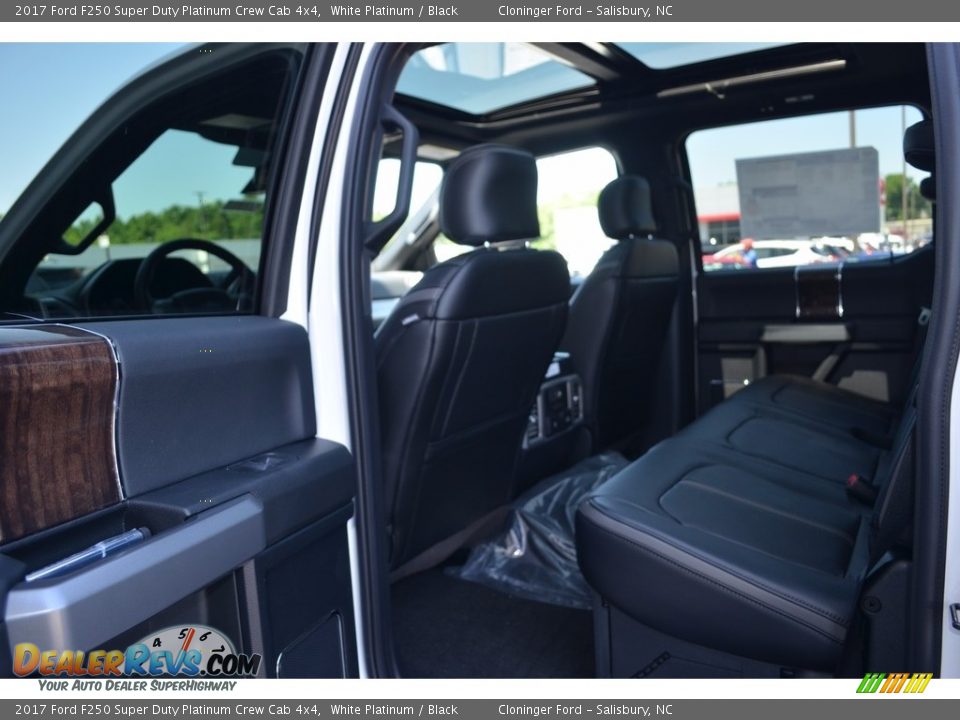 2017 Ford F250 Super Duty Platinum Crew Cab 4x4 White Platinum / Black Photo #11