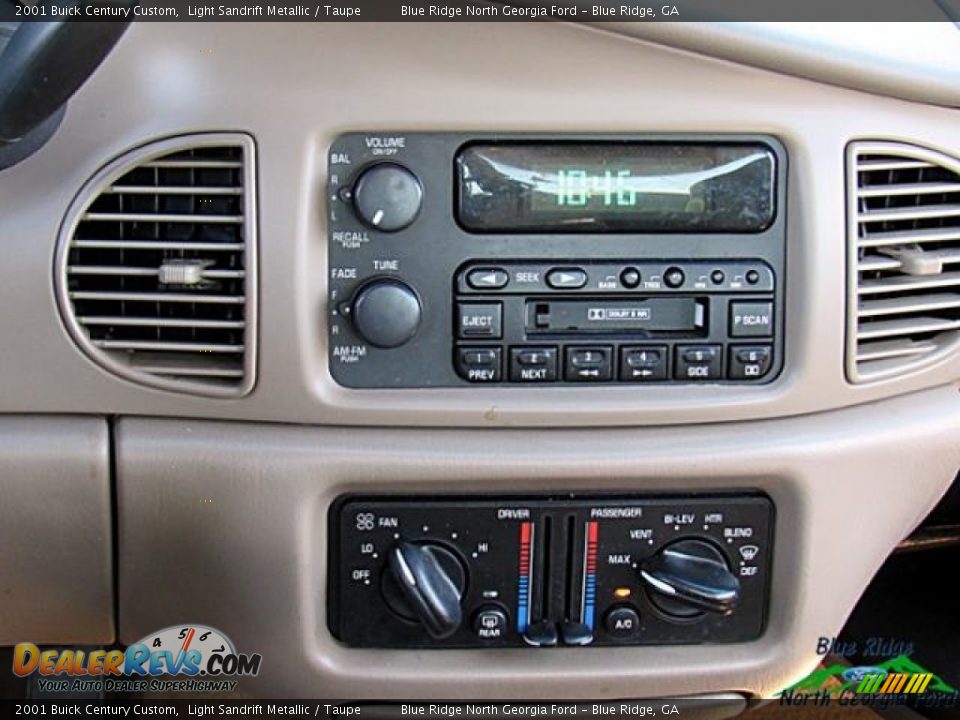 2001 Buick Century Custom Light Sandrift Metallic / Taupe Photo #22