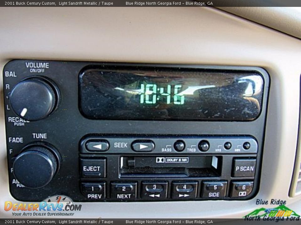 2001 Buick Century Custom Light Sandrift Metallic / Taupe Photo #24
