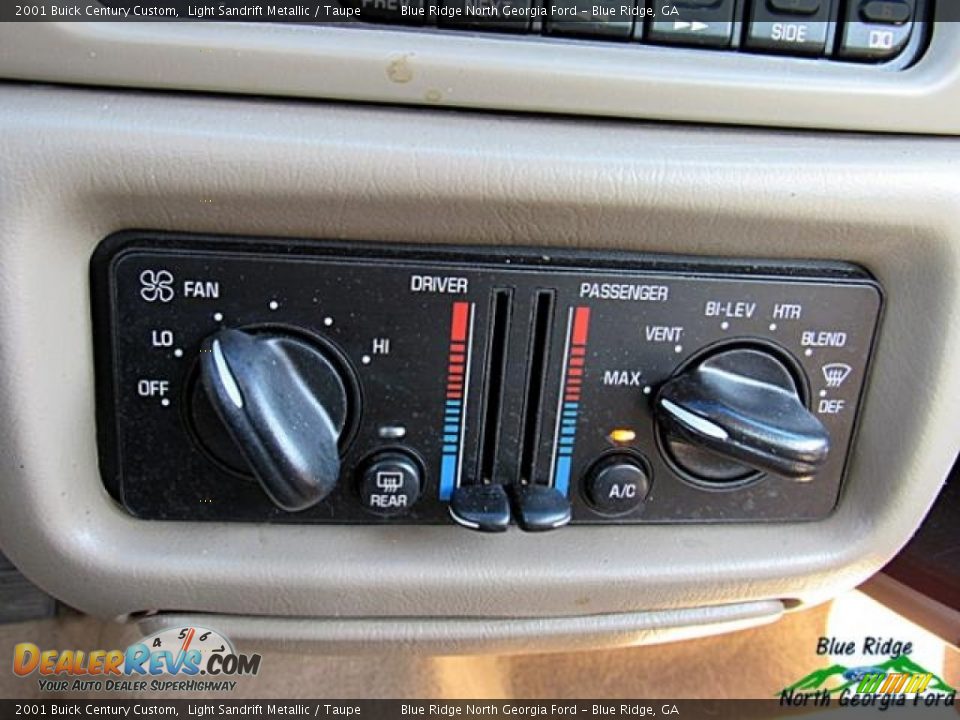 2001 Buick Century Custom Light Sandrift Metallic / Taupe Photo #25