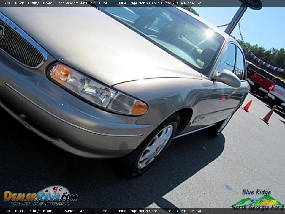 2001 Buick Century Custom Light Sandrift Metallic / Taupe Photo #26