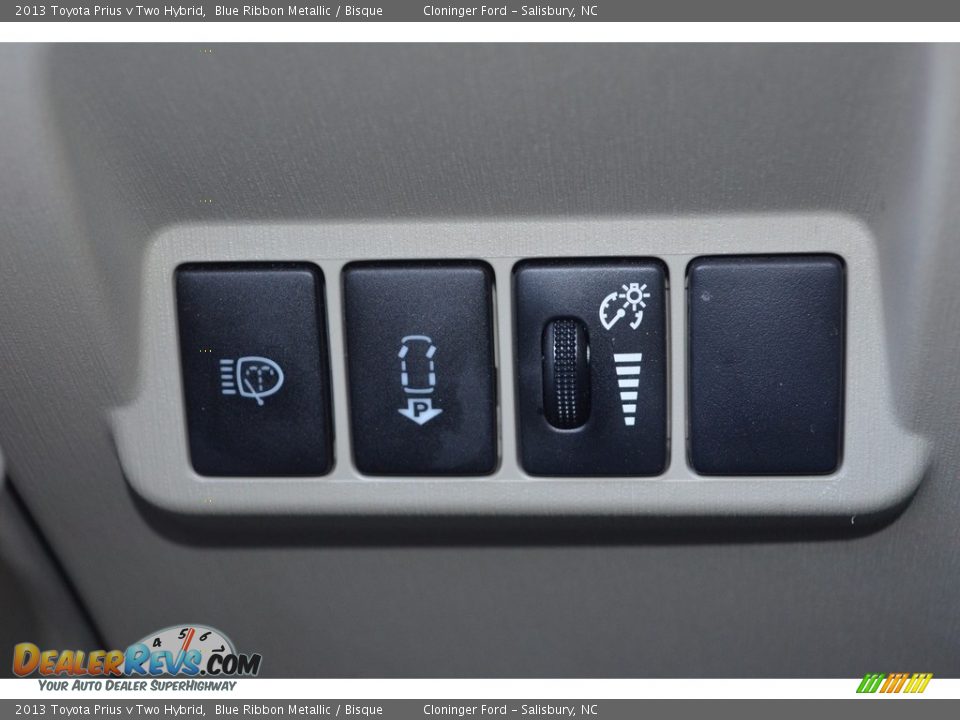 2013 Toyota Prius v Two Hybrid Blue Ribbon Metallic / Bisque Photo #29