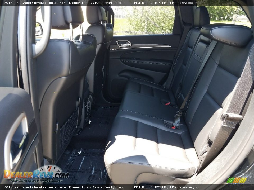 2017 Jeep Grand Cherokee Limited 4x4 Diamond Black Crystal Pearl / Black Photo #6