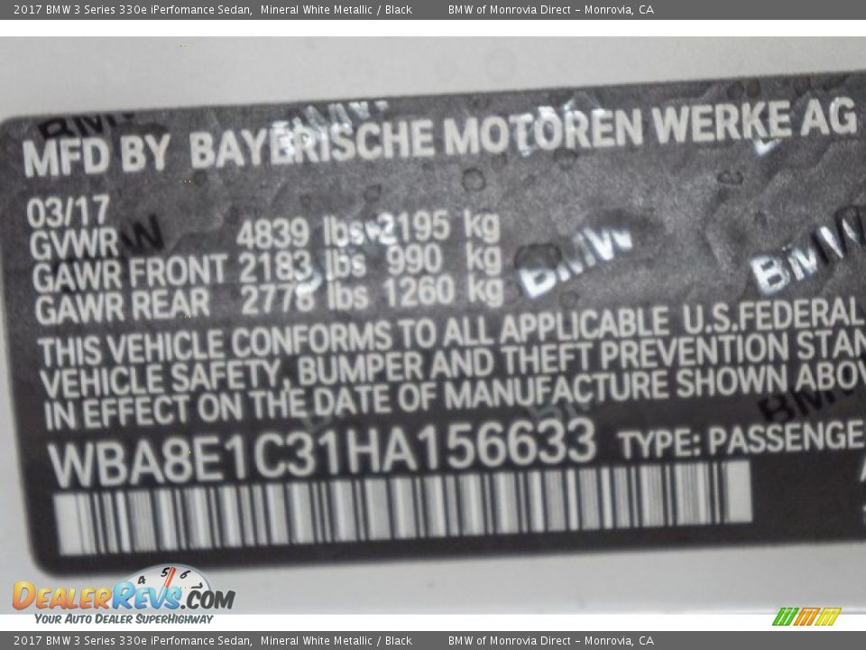 2017 BMW 3 Series 330e iPerfomance Sedan Mineral White Metallic / Black Photo #11
