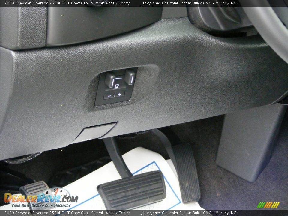 2009 Chevrolet Silverado 2500HD LT Crew Cab Summit White / Ebony Photo #20